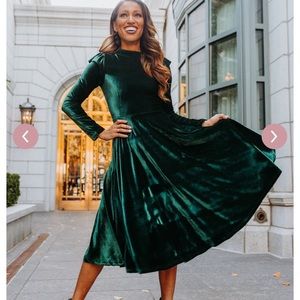 Ivy City Co emerald green velvet dress